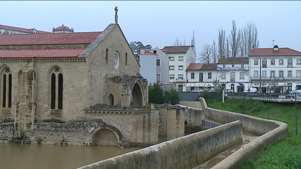 Mosteiro de Santa Clara-a-Velha inundado