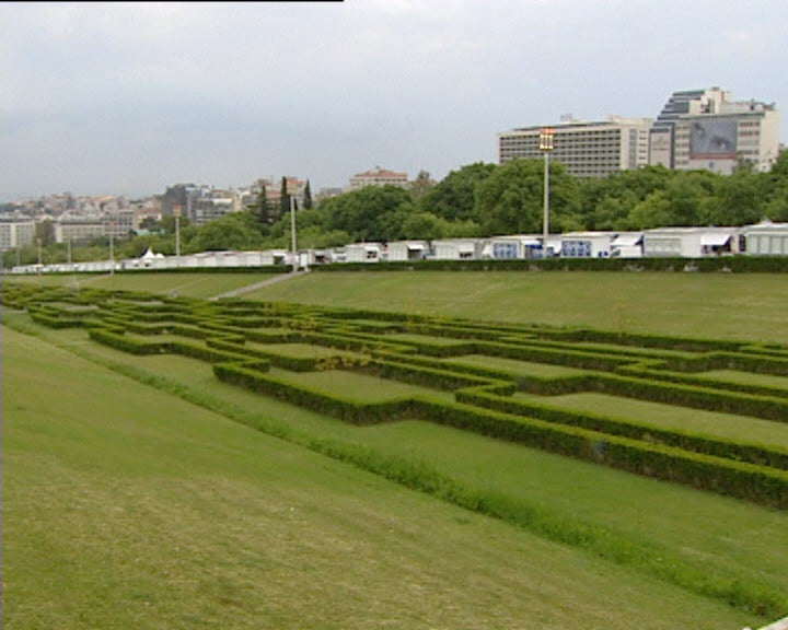 Preparativos para a Missa Papal no Terreiro do Paço
