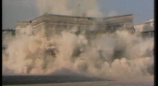 Implosão de velho edifício em Lisboa